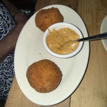 Grapevine Cafe and Gallery - Fried crabcakes - Cajun/Creole Near Me - Donaldsonville, Louisiana