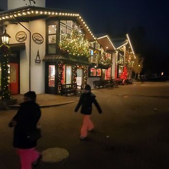 Red Lion - Vail village - Bars Near Me - Vail, Colorado