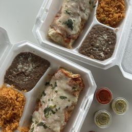 Chicken Burrito suizo dinner Chicken Burrito suizo dinner