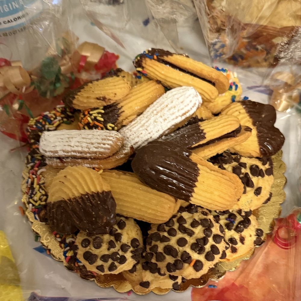 La Cheesecake - Butter Cookie tray - Bakeries Near Me - College Point, New York La Cheesecake - Butter Cookie tray - Bakeries Near Me - College Point, New York