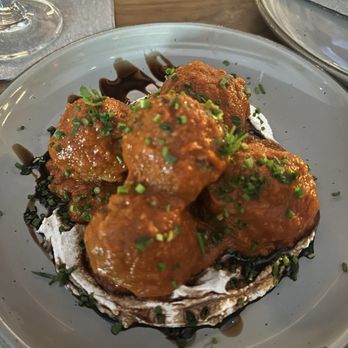 Pearl’s on the Corner - Their meatballs are incredible - Cocktail Bars Near Me - Philadelphia, Pennsylvania Pearl’s on the Corner - Their meatballs are incredible - Cocktail Bars Near Me - Philadelphia, Pennsylvania