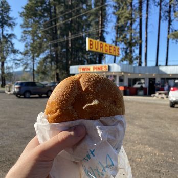 Twin Pines Drive In - Burgers Near Me - Cle Elum, Washington Twin Pines Drive In - Burgers Near Me - Cle Elum, Washington