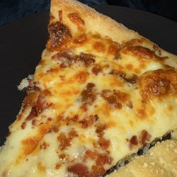 Main Street Pizza - how is this a blt pizza??
