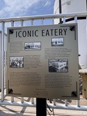 PIK-NIK Deli + Wine Bar by null