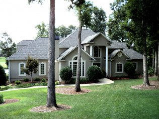 Slide of Les Pence Construction and Roofing