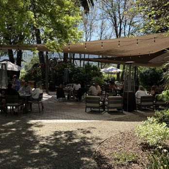 Sequoia Grove Winery - Nicely shaded tasting area at Sequoia Grove - Wine Tasting Room Near Me - Rutherford, California