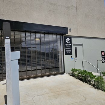 Civil Beat Plaza - Entrance to parking garage - Shared Office Spaces Near Me - Honolulu, Hawaii