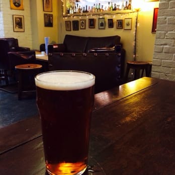 The Blue Lion - July afternoon with a delicious Cornish Ale at The Blue Lion - Pubs Near Me - London, XGL
