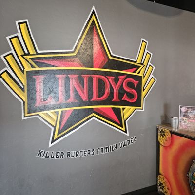 Lindy's on 4th by null