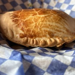 4uatro Rotisserie - Beef empanada