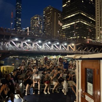 Wendella Tours & Cruises - Boat Charters Near Me - Chicago, Illinois Wendella Tours & Cruises - Boat Charters Near Me - Chicago, Illinois