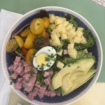 La Parisienne - La Parisienne salad! - Cafes Near Me - New York, New York La Parisienne - La Parisienne salad! - Cafes Near Me - New York, New York
