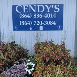 Cendy's Cafe - Beautiful flower bed