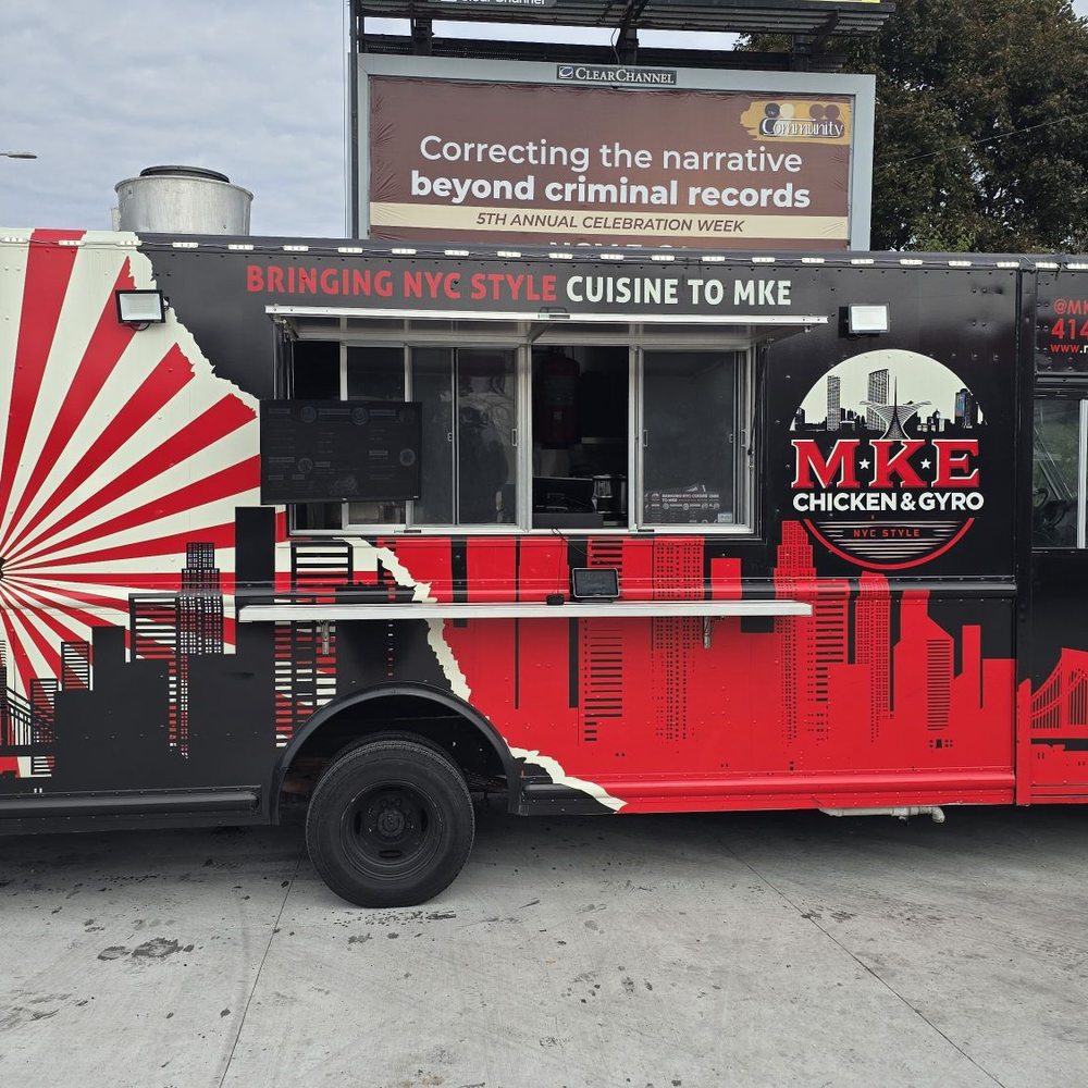MKE Chicken & Gyro - MKE Chicken & Gyro food truck - Food Trucks Near Me - Milwaukee , Wisconsin