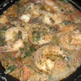 Evelyns Food Love - Shrimp & crawfish cheesy grits - Salad Near Me - Chicago, Illinois Evelyns Food Love - Shrimp & crawfish cheesy grits - Salad Near Me - Chicago, Illinois