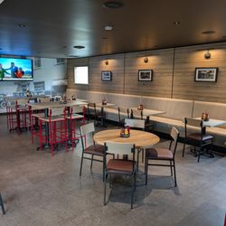 Jonna's Bar & Grill