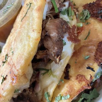 Dos Jefes - Birria Taco is huge - Tacos Near Me