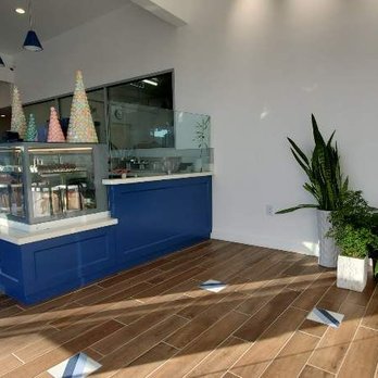 Kayla's Cake - Interior - Desserts Near Me - Fullerton, California Kayla's Cake - Interior - Desserts Near Me - Fullerton, California