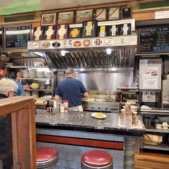 Summit Diner - Diners Near Me - Summit, New Jersey