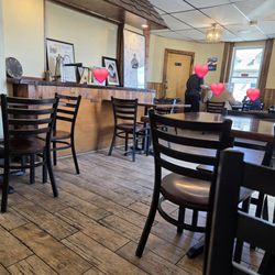 Zeina's Cafe - Dining area