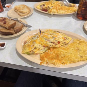 Pappy's Coffee Shop - Breakfast & Brunch Near Me - Bakersfield, California