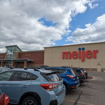 Meijer - cars parked in front of a store - Grocery Near Me - Allen Park, Michigan
