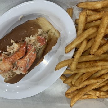 That Dam Place - Lobster roll and French fries - American Near Me - Folsom, California That Dam Place - Lobster roll and French fries - American Near Me - Folsom, California