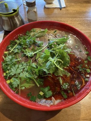食宴兰州牛肉拉面 Shi Yan Lanzhou Beef Noodles by null