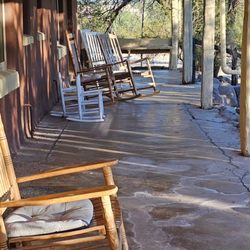 Wrangler's Roost Resort - Main house front patio