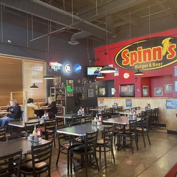 Spinns Burger & Beer - Main dining area - American Near Me - Albuquerque, New Mexico