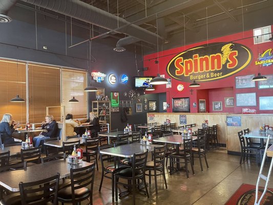 Spinn's Burger & Beer by null