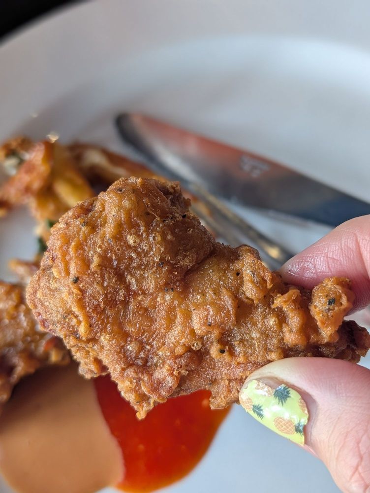 The Avenue Restaurant & Lounge