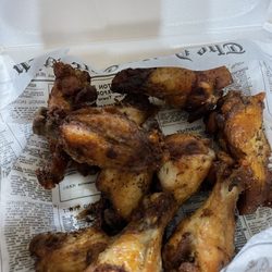 Danny's - Chicago - Ordered the wings plain & had the sauces on the side