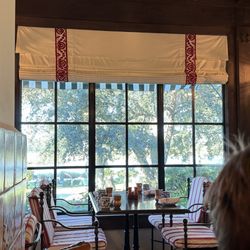 Tavola - Table with a view