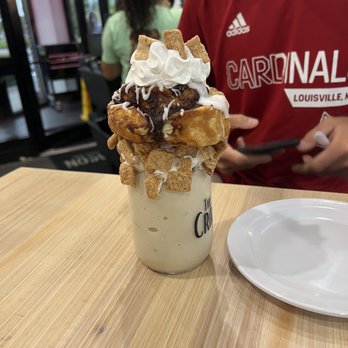 The Crazy Mason - This is called "I like big buns" - Desserts Near Me - Myrtle Beach, South Carolina The Crazy Mason - This is called "I like big buns" - Desserts Near Me - Myrtle Beach, South Carolina