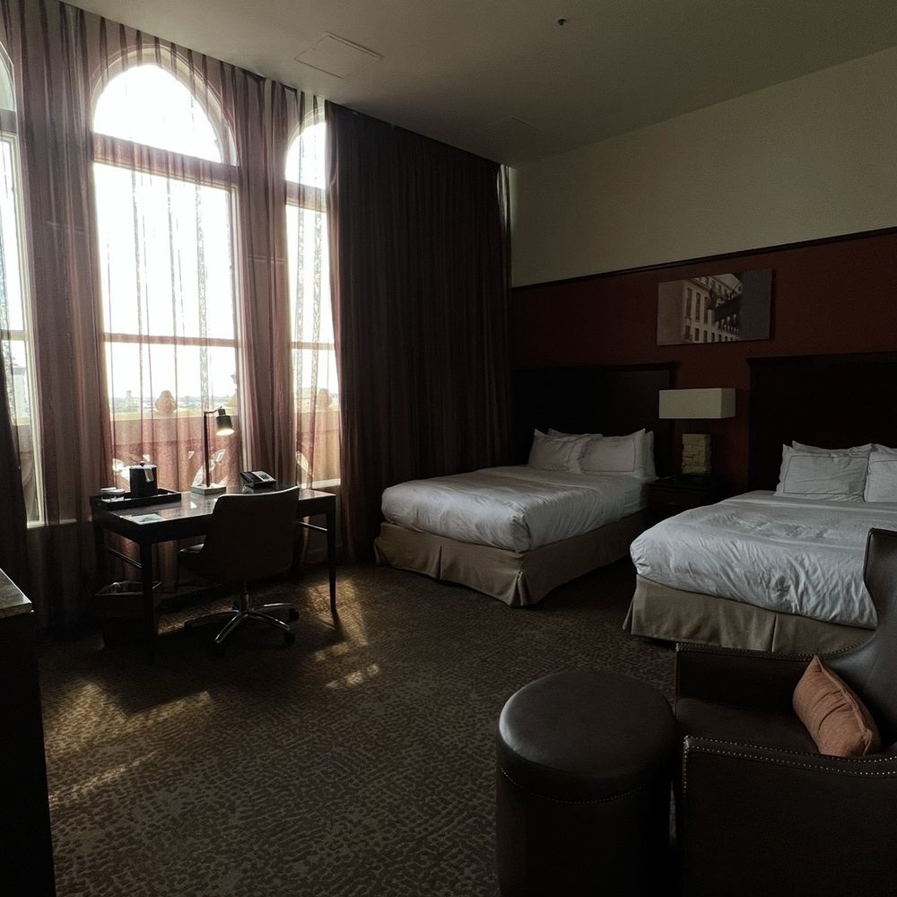 Emily Morgan - A DoubleTree by Hilton - Hotels Near Me - San Antonio, Texas Emily Morgan - A DoubleTree by Hilton - Hotels Near Me - San Antonio, Texas