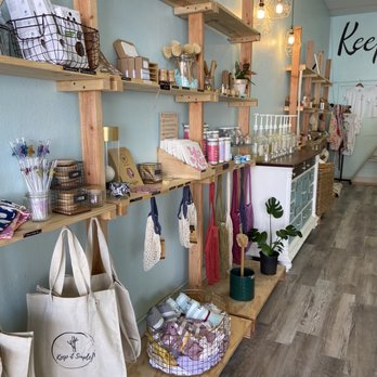 Keep It Simple Honolulu Zero Waste - Left side wall - Cosmetics & Beauty Supply Near Me - Honolulu, Hawaii