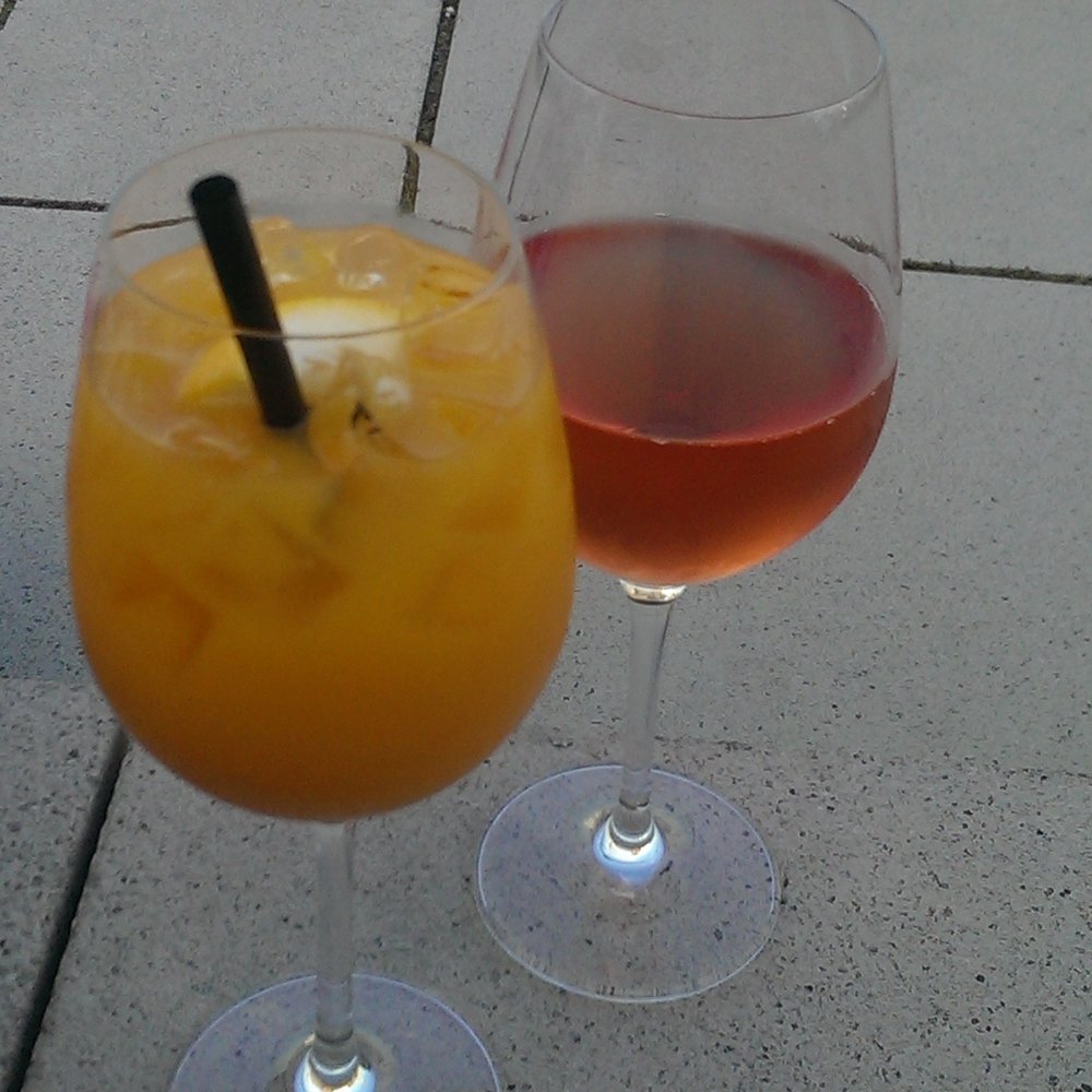 Hyatt Regency Düsseldorf - Sippin on rose and... Juice? - Hotels Near Me - Dusseldorf, NW Hyatt Regency Düsseldorf - Sippin on rose and... Juice? - Hotels Near Me - Dusseldorf, NW