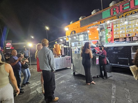 Leo's Tacos Truck by null