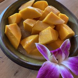 Sticky Rice w/ Mango Sticky Rice w/ Mango