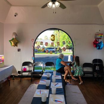 L'Expression Creative Studios - Maryam even bought kids' height tables for our party! - Art Schools Near Me - Riverside, California L'Expression Creative Studios - Maryam even bought kids' height tables for our party! - Art Schools Near Me - Riverside, California