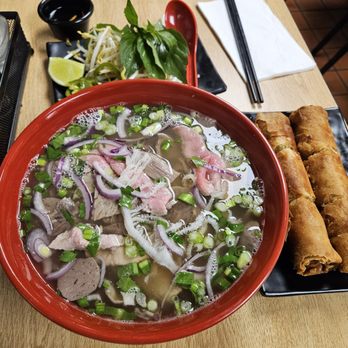 Trieu Chau Restaurant - 135 pho dac biet - Vietnamese Near Me - Saint Paul, Minnesota