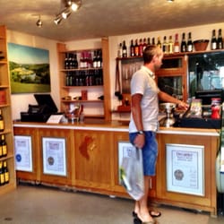 Sharpham Partnership - The Sharpham wine and cheese shop.