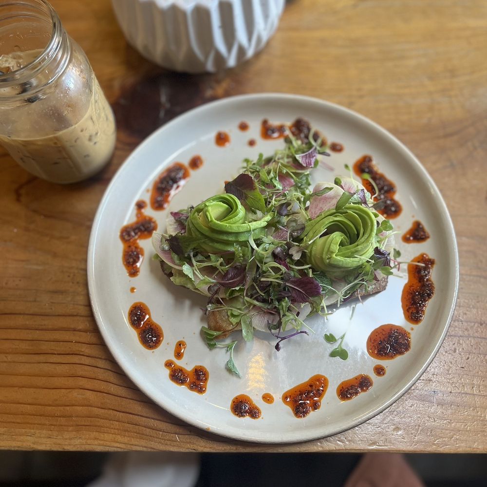RightMealz Healthy Eatery - Avocado toast and iced vanilla latte - Cafes Near Me - Long Beach, California