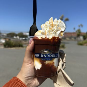 chocolaire 1 et 1 フェイスクリーム 2本セット H-E-B Creamy Creations Cookies & Cream Ice Cream, 1 pt | Joe V's