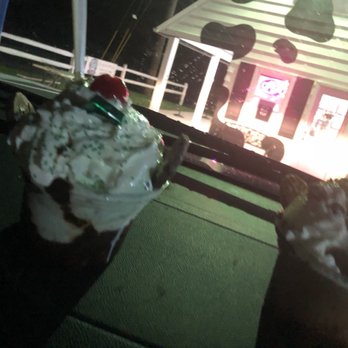 Sweet Cowoline'S - Grasshopper sundae - Ice Cream & Frozen Yogurt Near Me - Elkton, Maryland Sweet Cowoline'S - Grasshopper sundae - Ice Cream & Frozen Yogurt Near Me - Elkton, Maryland