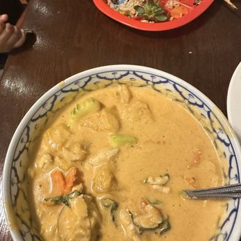 Thai Classic In Paso - Mango chicken curry - Thai Near Me - Paso Robles, California
