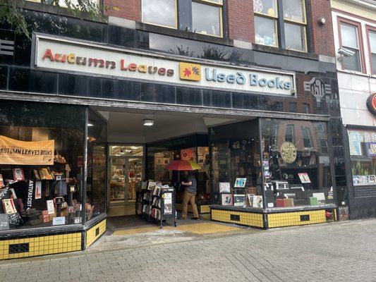 Autumn Leaves Used Books by null