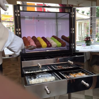 L'Epicure - Dessert cart - French Near Me - Paris, 75