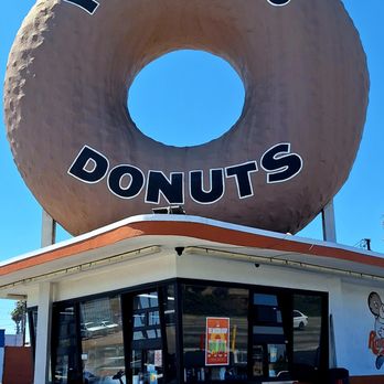 Randy's Donuts - After decades of seeing it, here I stand. - Donuts Near Me - Inglewood, California